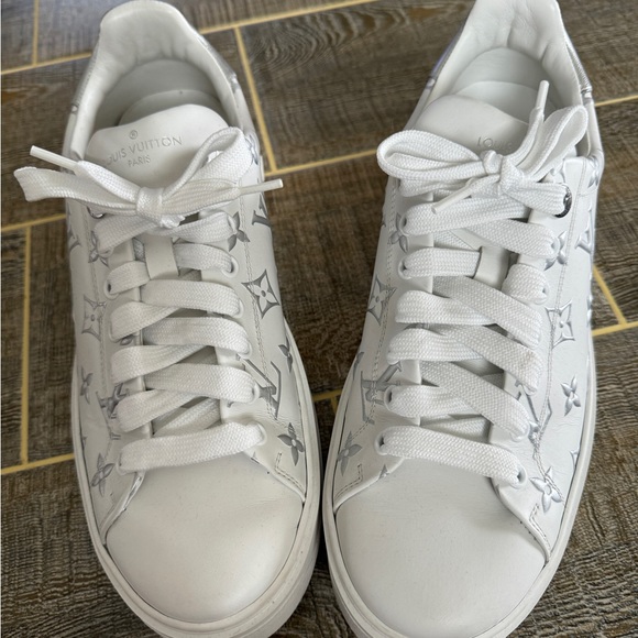 Louis Vuitton Time Out Embossed Monogram Low Top Sneaker - Picture 3 of 8